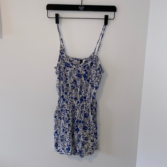 Floral blue short romper from H&M - Picture 3 of 6